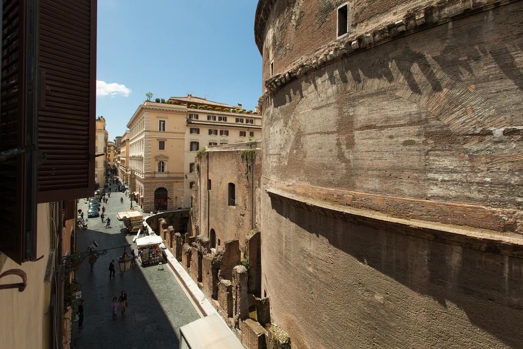 A Window On Pantheon * Rom